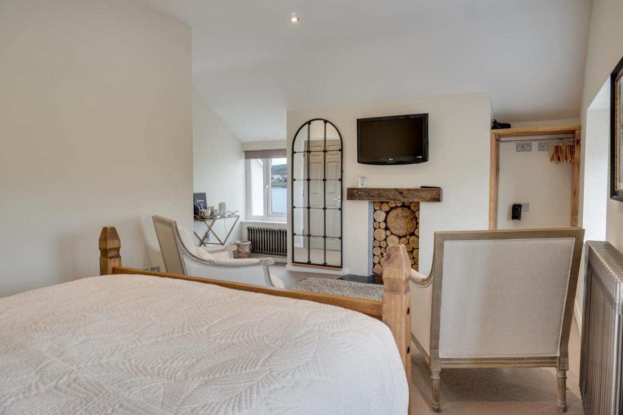 Shore Hotel Port Saint Mary Екстериор снимка